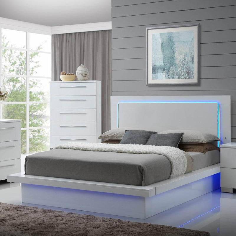 New Classic Furniture Sapphire B2643 King Platform Bed IMAGE 1