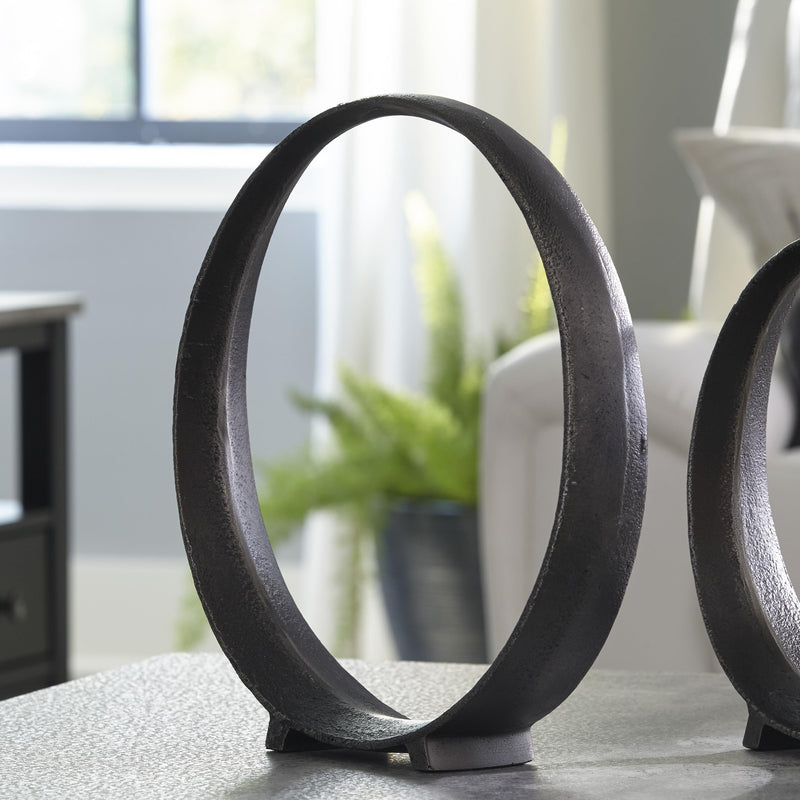  Signature Design by Ashley Ryandale A2000498 Sculpture IMAGE 3