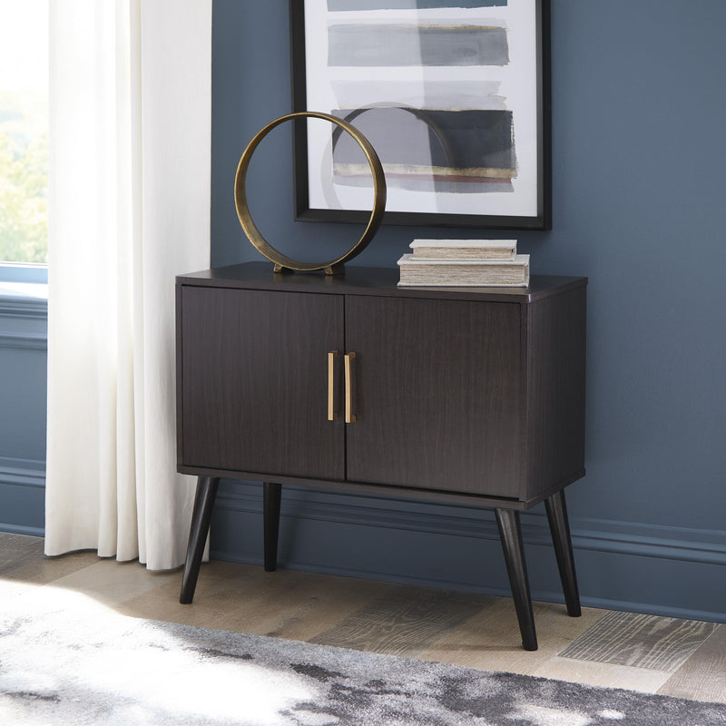  Signature Design by Ashley Orinfield A4000399 Accent Cabinet IMAGE 5