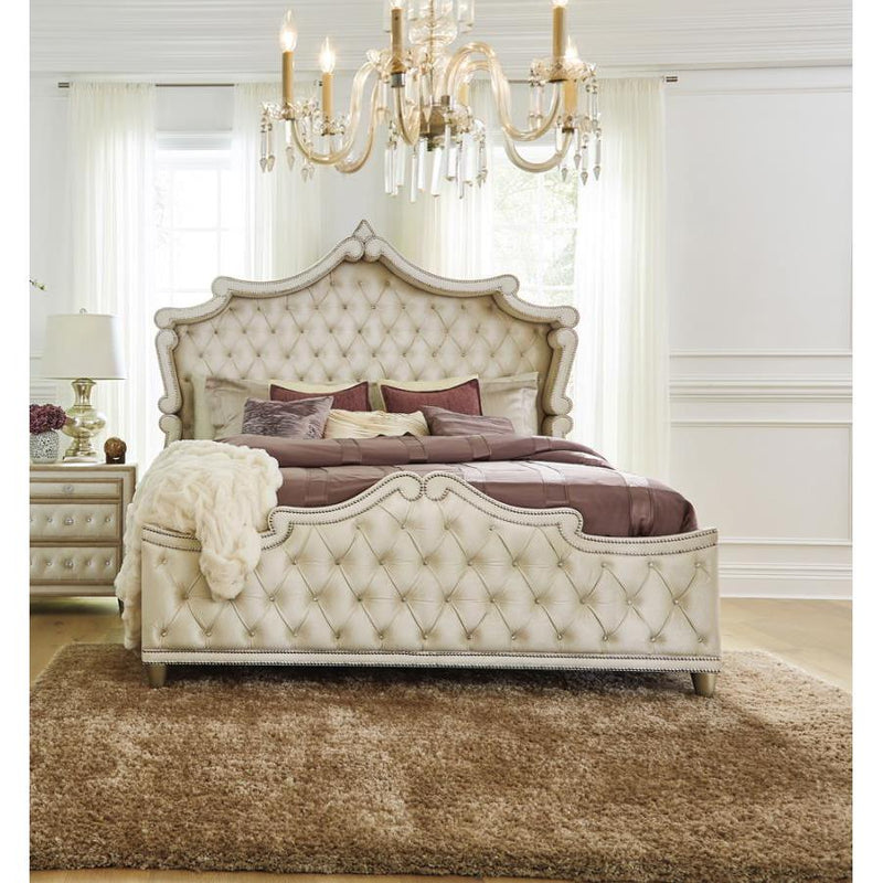 Coaster Furniture Antonella 223521Q Queen Panel Bed IMAGE 2