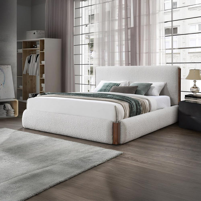 Acme Furniture Sandro BD02470Q Queen Bed IMAGE 7