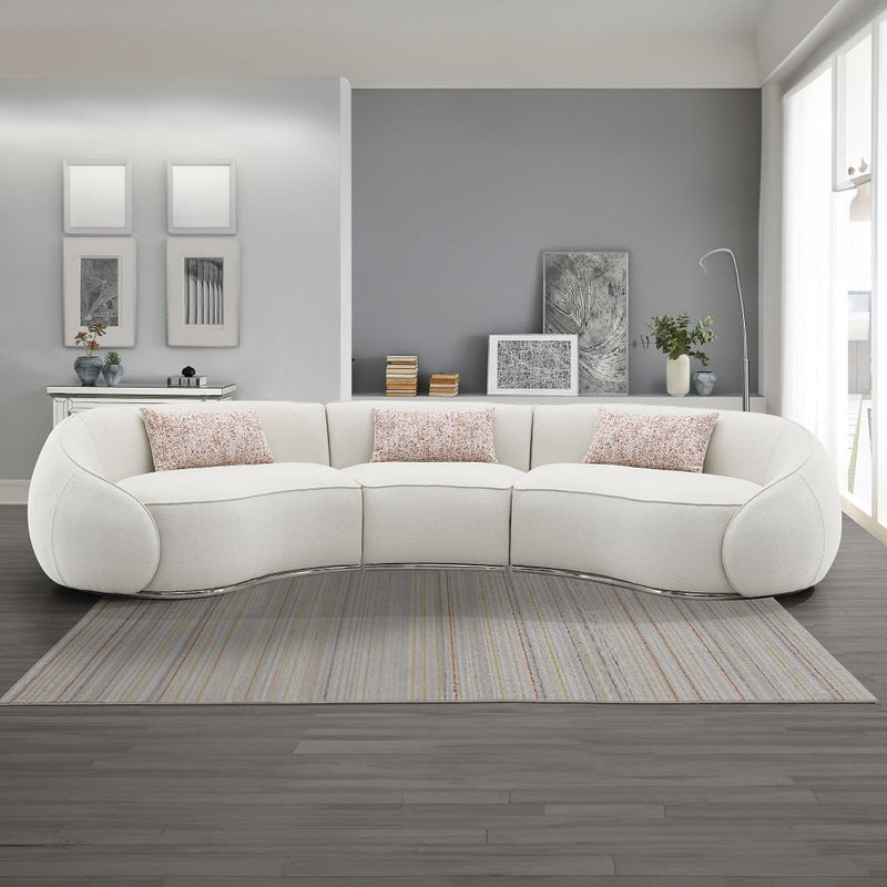 Acme Furniture Sahara LV03010 Sectional Sofa with 3 Pillows IMAGE 1
